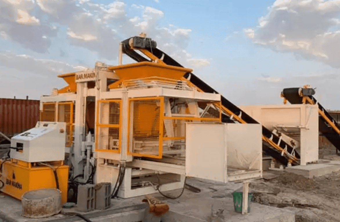 Uganda'da kurulan CBM 20 briket makinası