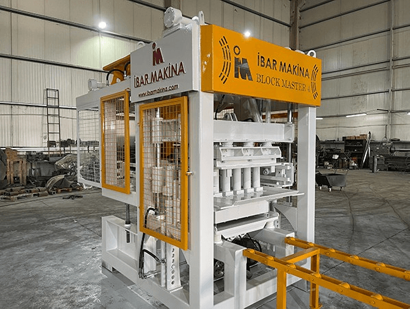 İbar Makina logolu briket makinası